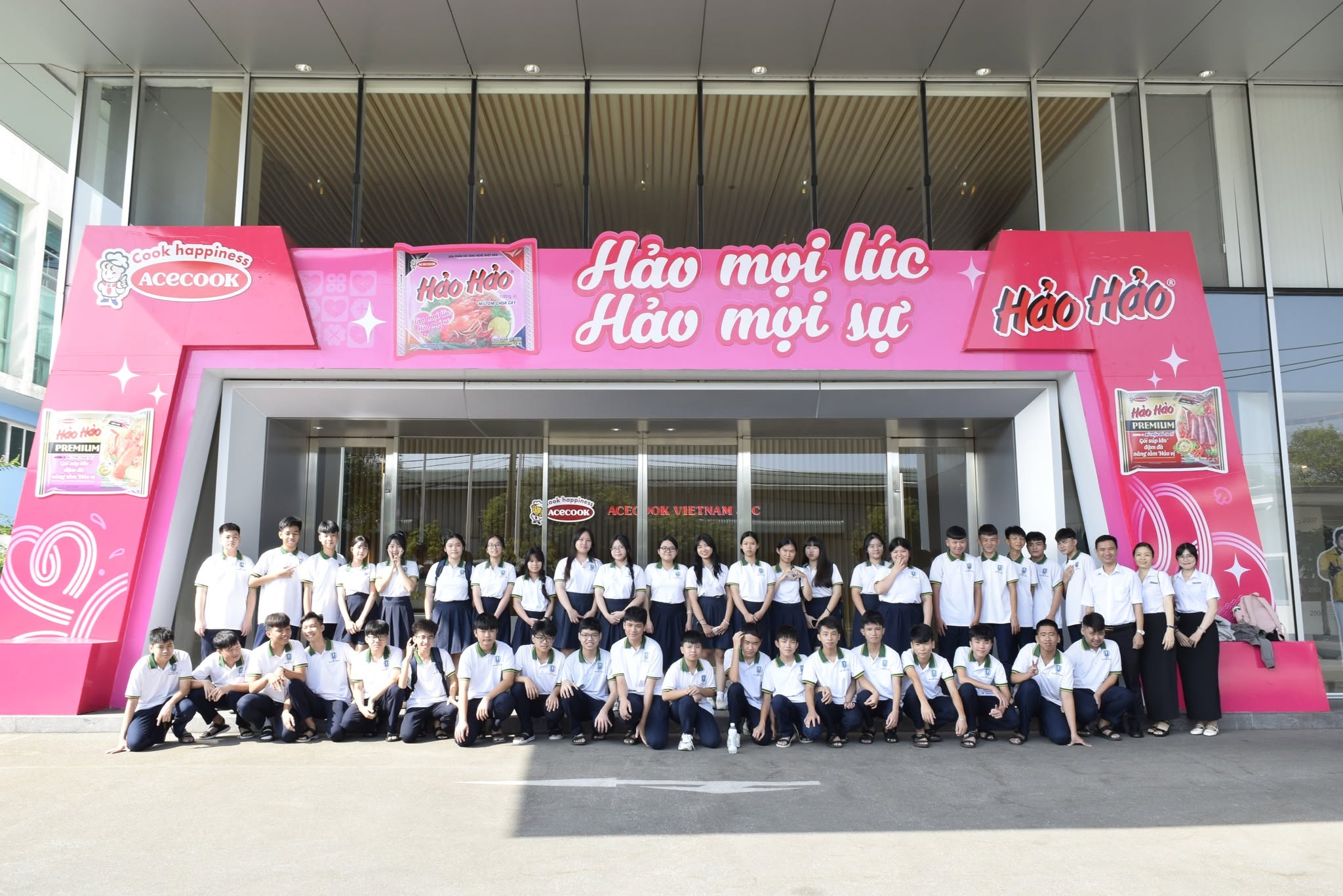 Học sinh THPT Đinh Tiên Hoàng - Bình Dương trải nghiệm thực tế tại nhà máy Acecook Việt Nam